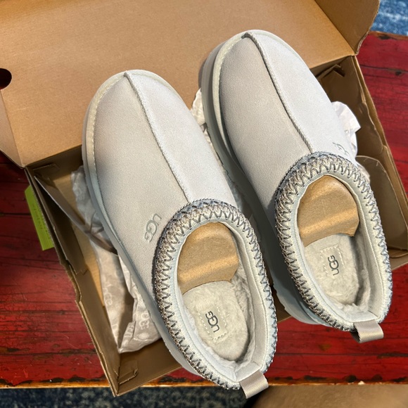 Ugg Tazz size 9 Goose color - Picture 4 of 5